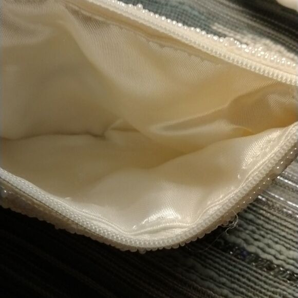 Beaded wristlet  - Picture 4 of 4